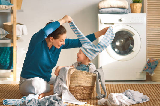 Snel & duurzaam wassen – 10 tips om kinderkleding schoon te krijgen met minder energie en water - ViralCleaning